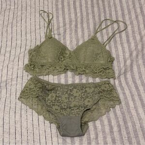 Mint color lace bralette panty set (34B, XS)